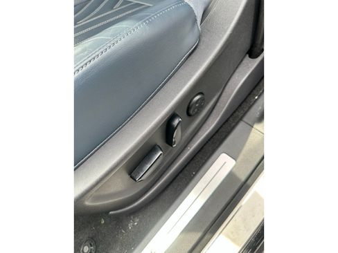 Used 2023 Nissan Ariya AWD/4WD image 6