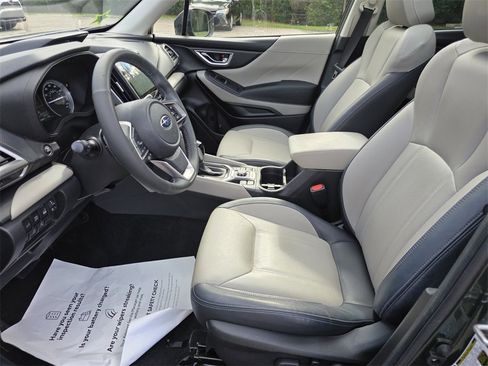 Used 2023 Subaru Forester Limited image 25