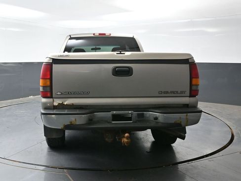 Used 2001 Chevrolet Silverado 1500 LS w/ Firm Ride Suspension Pkg AWD/4WD image 10