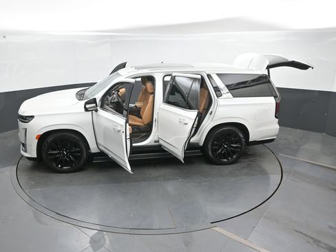 Used 2023 Cadillac Escalade Premium Luxury w/ Performance Package AWD/4WD image 53