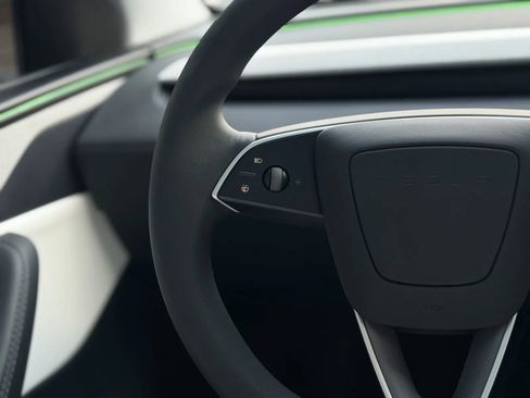 Used 2026 Tesla Model Y Long Range AWD/4WD image 25