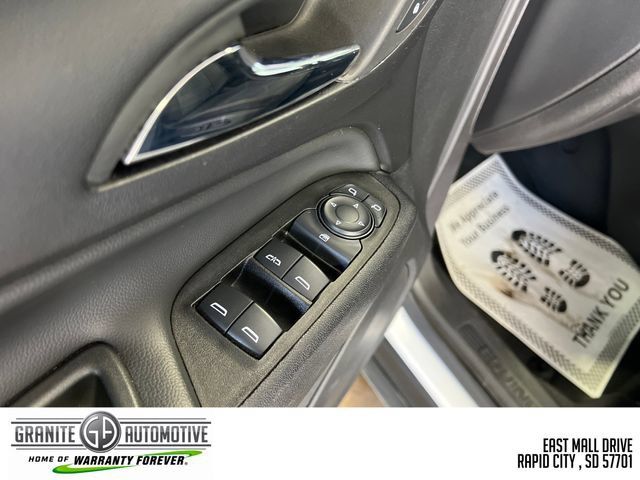 Used 2024 Chevrolet Equinox LT AWD/4WD image 12