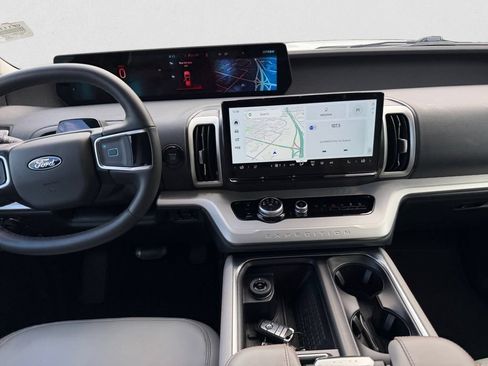 Certified 2025 Ford Expedition Active AWD/4WD image 11