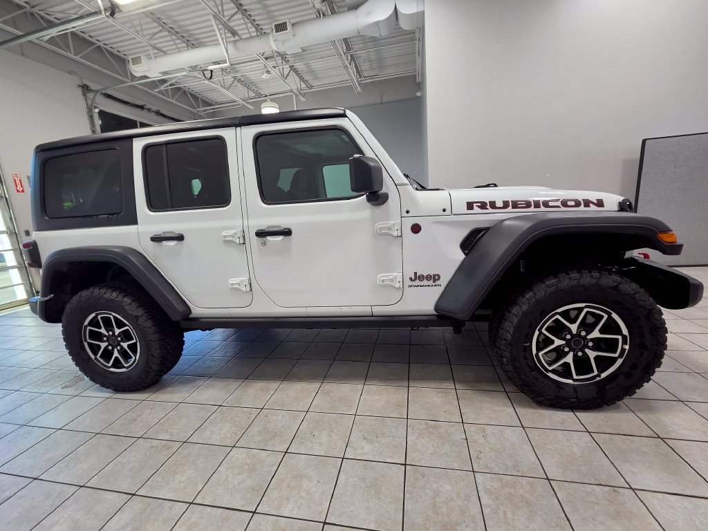 Used 2026 Jeep Wrangler Unlimited Rubicon AWD/4WD image 12