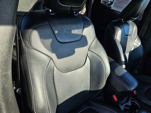 Used 2015 Jeep Cherokee Limited w/ Luxury Group image 20