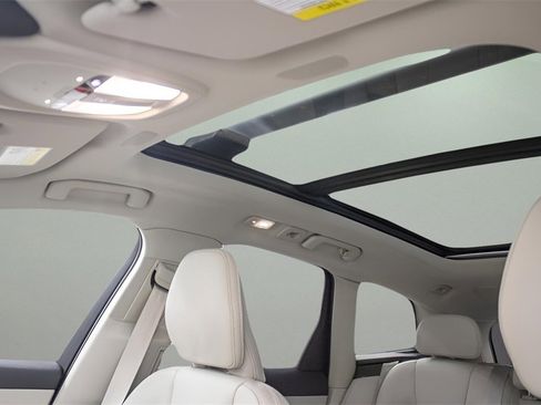 New 2025 Volvo XC60 B5 Ultra w/ Climate Package image 29