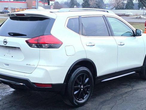 Used 2017 Nissan Rogue SV AWD/4WD image 6