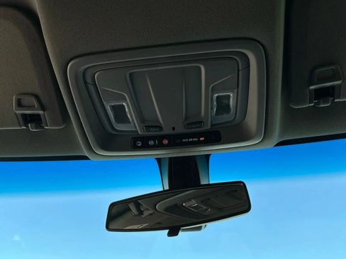 Used 2021 Chevrolet Silverado 1500 LT image 34