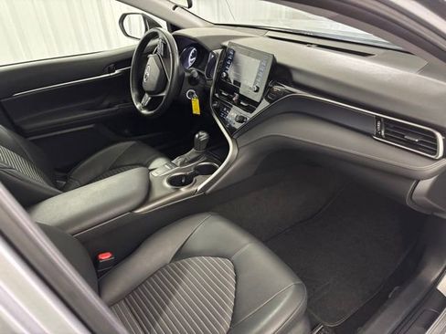 Used 2024 Toyota Camry SE image 24