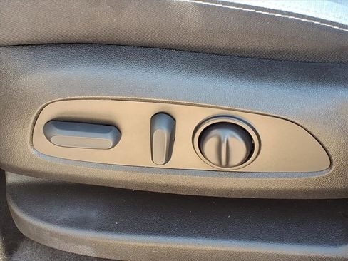 Used 2022 Chevrolet Equinox LS w/ LS Convenience Package image 16