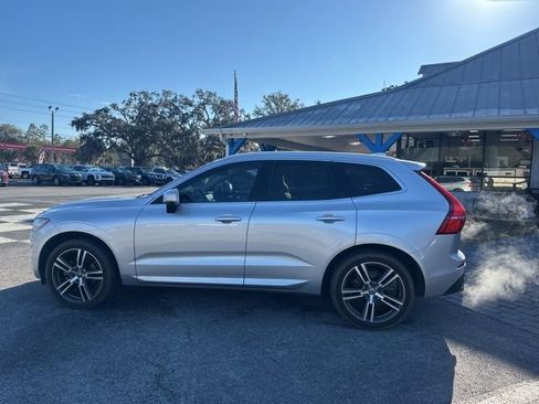 Used 2020 Volvo XC60 T5 Momentum w/ Protection Package image 2