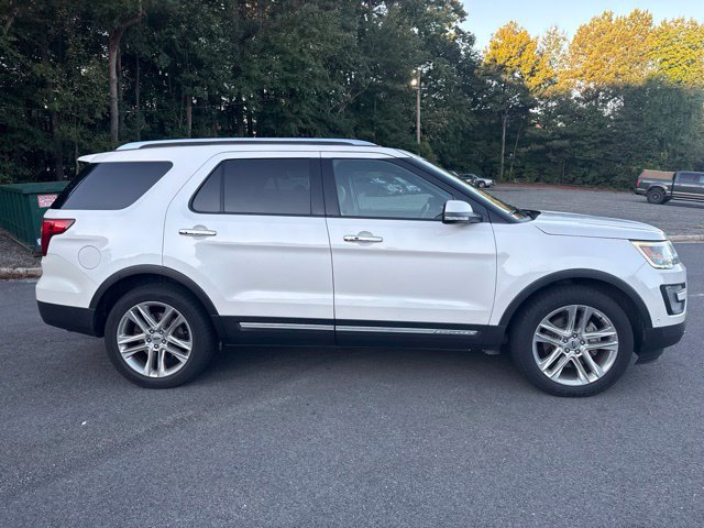 Used 2017 Ford Explorer Limited w/ Equipment Group 301A AWD/4WD image 6