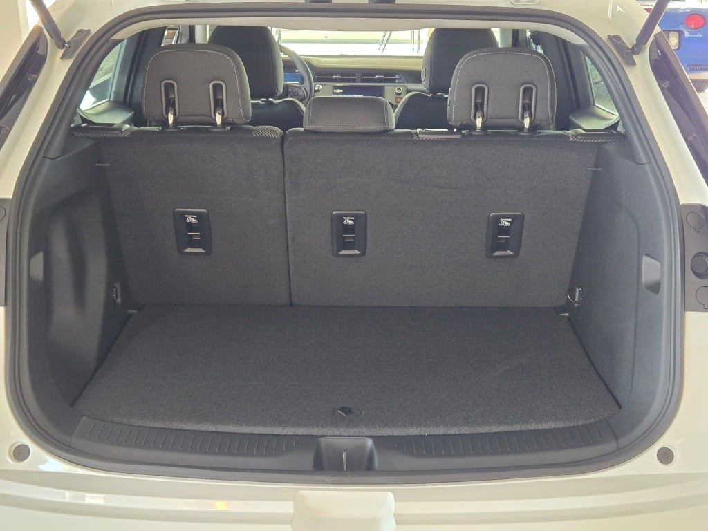 New 2027 Chevrolet Bolt LT w/ Comfort Package FWD image 13