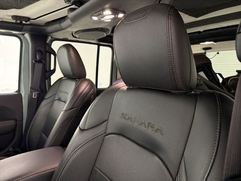 Used 2023 Jeep Wrangler Unlimited Sahara w/ Cold Weather Group image 15