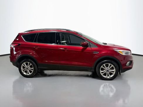 Used 2018 Ford Escape SE w/ SE Sync 3 Package FWD image 5