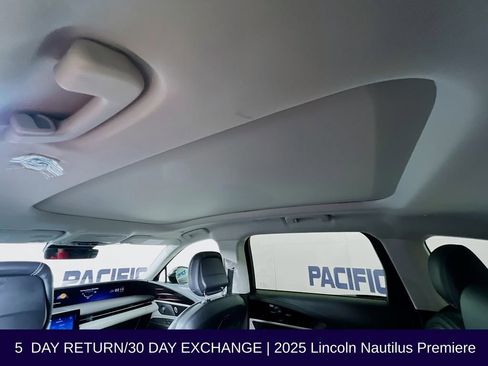 Used 2025 Lincoln Nautilus Premier w/ Equipment Group 102A AWD/4WD image 40