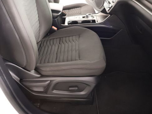 Used 2021 Ford Explorer XLT image 14