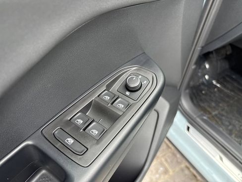 New 2026 Volkswagen Taos SE image 13