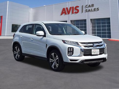 Used 2025 Mitsubishi Outlander Sport SE AWD/4WD image 3