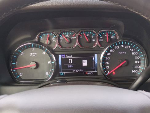 Used 2017 Chevrolet Suburban LT w/ LT Signature Package image 34