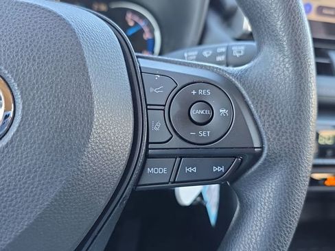 Used 2025 Toyota RAV4 LE image 22