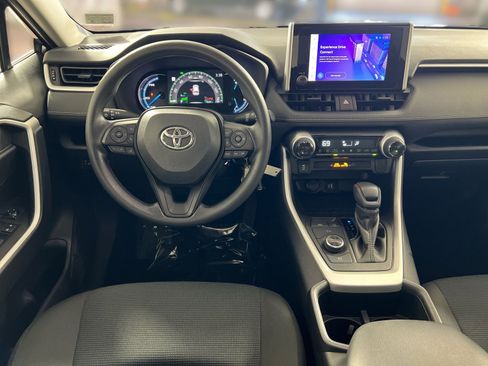 Used 2025 Toyota RAV4 LE image 23