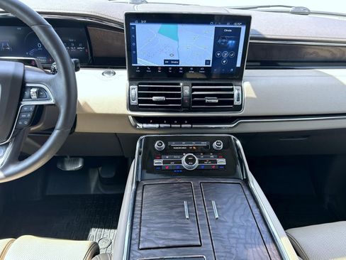 Used 2022 Lincoln Navigator L Reserve AWD/4WD image 12
