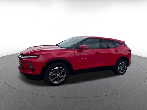 Used 2025 Chevrolet Blazer LT FWD image 7