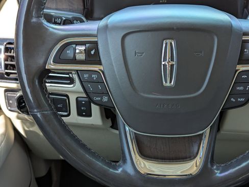 Used 2018 Lincoln Navigator Reserve w/ Technology Package image 42