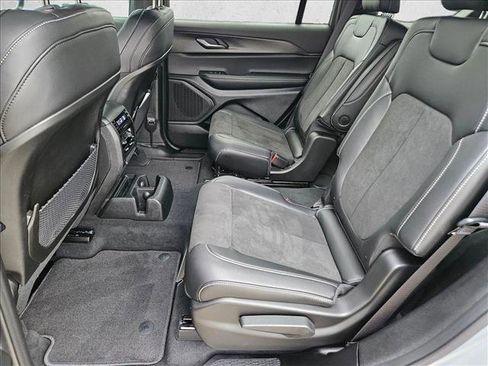 New 2025 Jeep Grand Cherokee L Altitude image 15