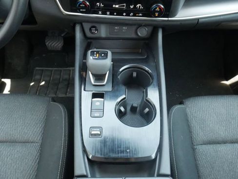 Used 2024 Nissan Rogue SV FWD image 20