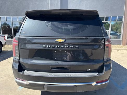 Used 2025 Chevrolet Suburban LT AWD/4WD image 6