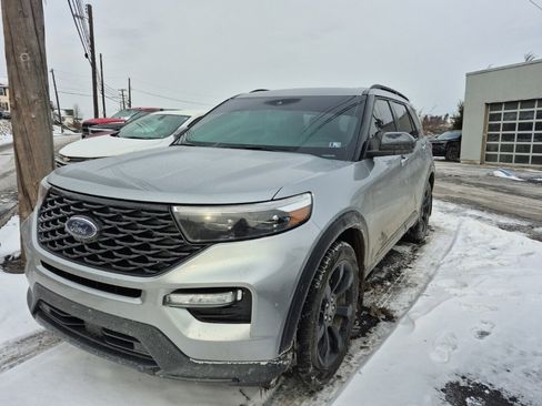 Used 2024 Ford Explorer ST-Line w/ Class IV Trailer Tow Package image 3