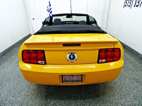 Used 2008 Ford Mustang Premium RWD image 5