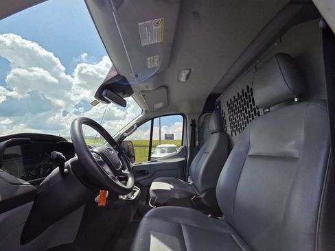 Used 2019 Ford Transit 250 130 Low Roof RWD image 3