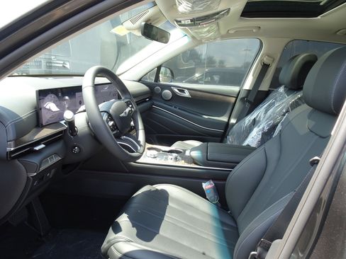 New 2025 Genesis GV80 2.5T Advanced image 10