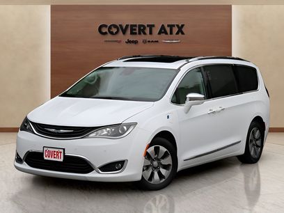Used 2018 Chrysler Pacifica Limited w/ Advanced Safetytec Group