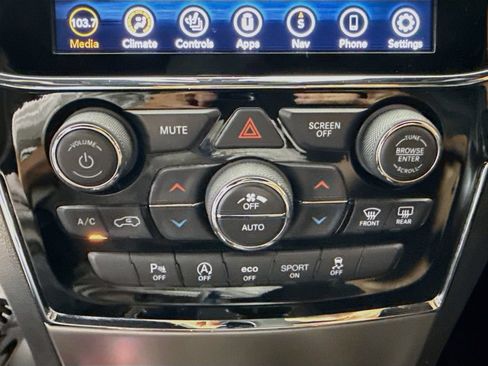 Used 2021 Jeep Grand Cherokee Laredo X AWD/4WD image 17