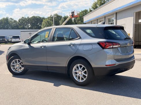 Used 2024 Chevrolet Equinox LS FWD image 10