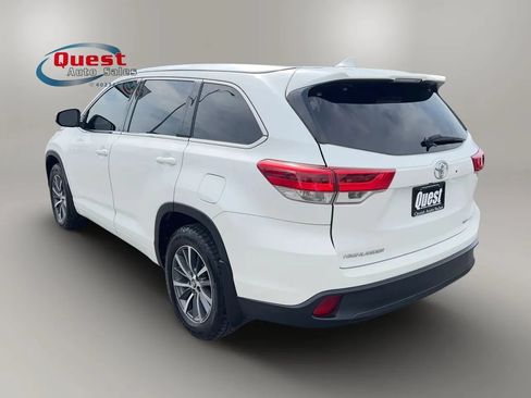 Used 2017 Toyota Highlander XLE AWD/4WD image 7