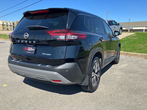 Used 2023 Nissan Rogue SV image 7