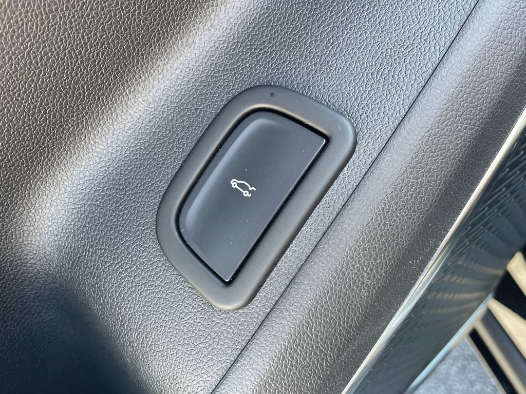 Used 2024 GMC Acadia Denali w/ Super Cruise Package FWD image 19