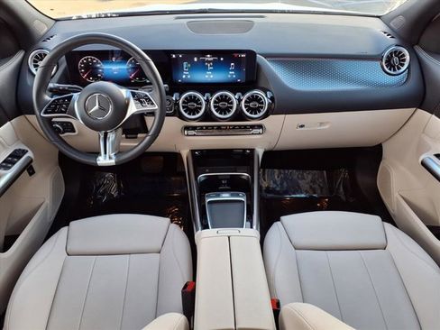 Used 2025 Mercedes-Benz GLA 250 4MATIC image 4