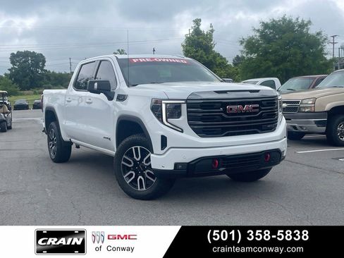 Used 2024 GMC Sierra 1500 AT4 w/ Technology Package AWD/4WD image 1