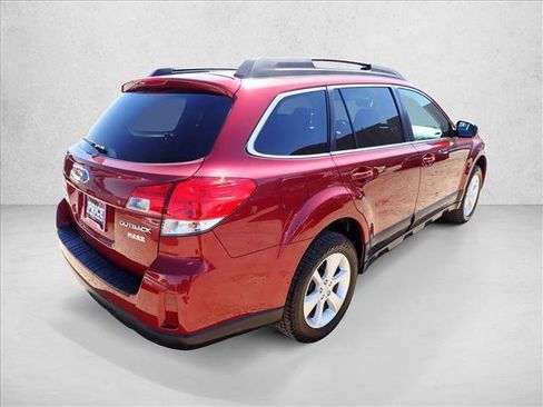 Used 2013 Subaru Outback 2.5i Premium w/ All-Weather Pkg AWD/4WD image 4
