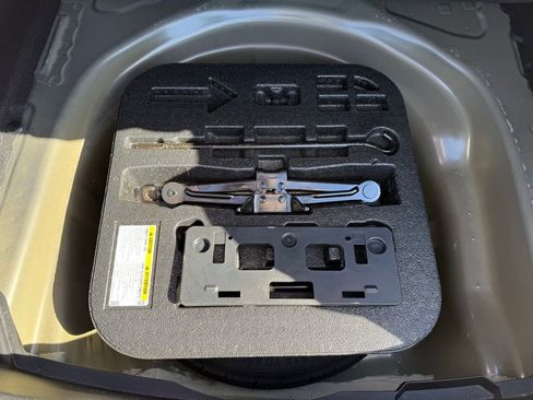 Used 2024 Toyota Corolla LE image 25