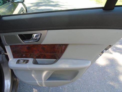 Used 2009 Jaguar XF Luxury RWD image 22