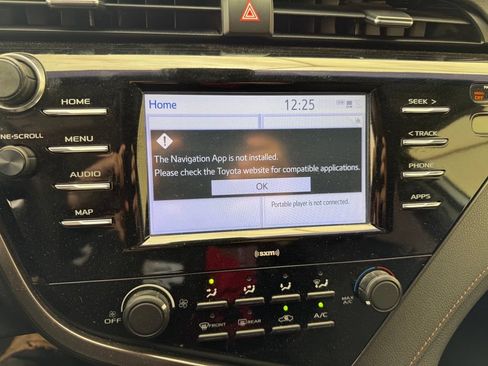 Used 2020 Toyota Camry LE w/ Carpet Mat Package FWD image 26