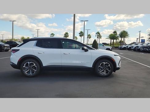 New 2026 Chevrolet Equinox EV LT image 21