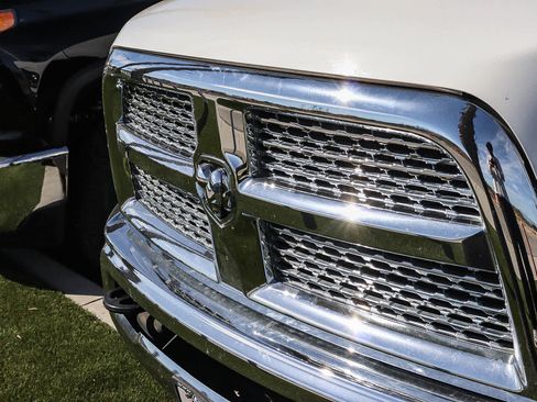 Used 2014 RAM 2500 Laramie w/ Convenience Group image 3